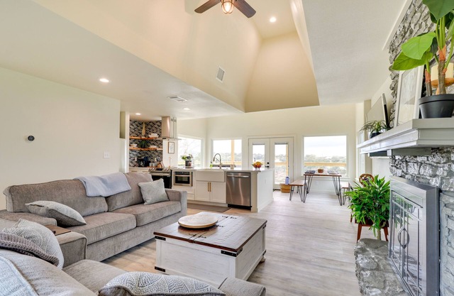 Serene Burnet Getaway w/Buchanan Lake Views!