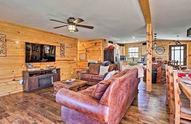 Serene Cabins w/Decks & 8 Acres on Kiamichi River