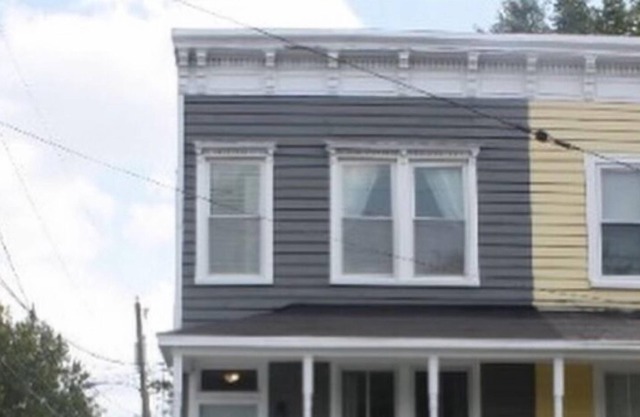 Serene & Comfy Queen Room in Farm-Style Home in Historic ChurchHill