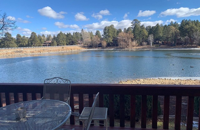 Serene Condo by the Lake