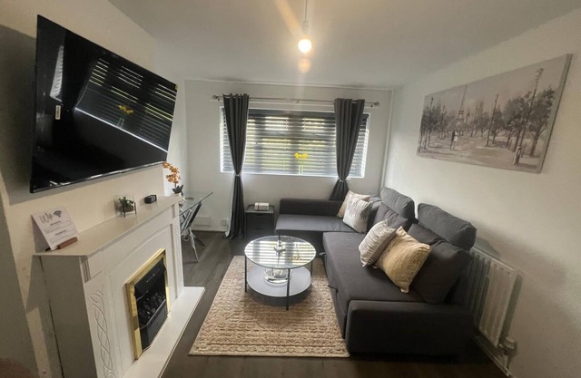 Serene Escape cosy apartment in Wolverhampton