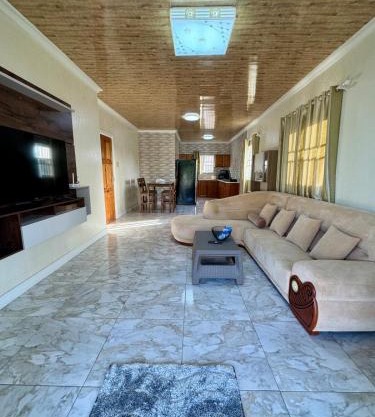 Serene Farm Stay 30 Min Away
