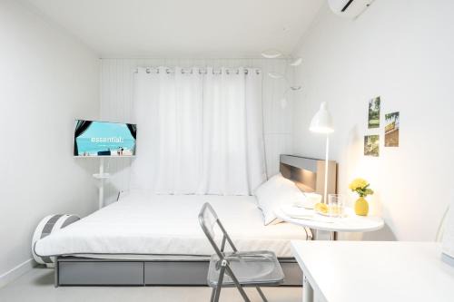 Serene Gray Retreat - 8 min walk from the subway station