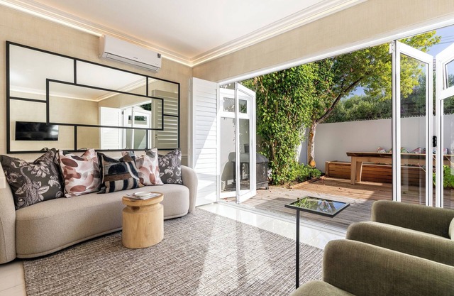 Serene Greenpoint Escape With Private Garden