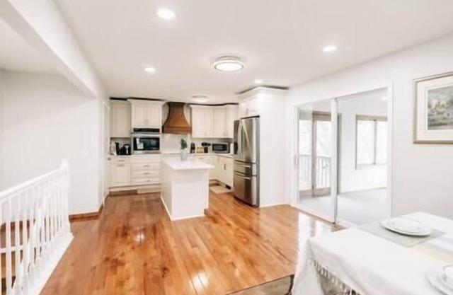 Serene Home 4 Miles to MOA and Airport l King Bed