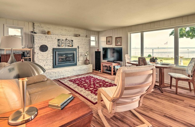 Serene Lakefront Chittenango Escape w/ Patio!