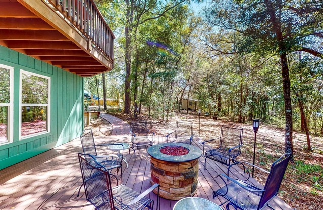 Serene lakeside home with modern upgrades, kayak