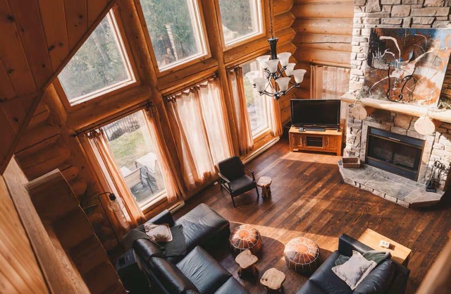 Serene Private Escape, Pool, Hot Tub, Sauna, Views