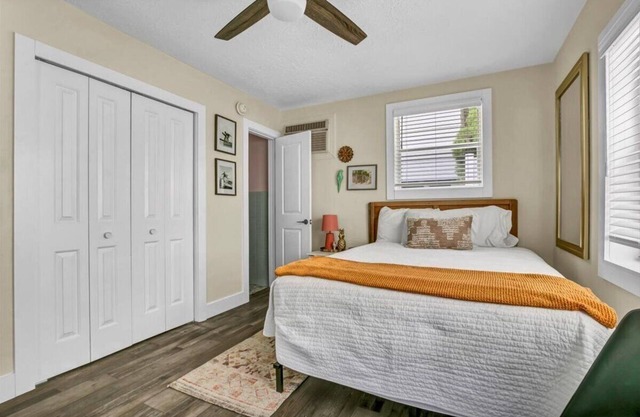 Serene Queen Studio | Safety Harbor Gem