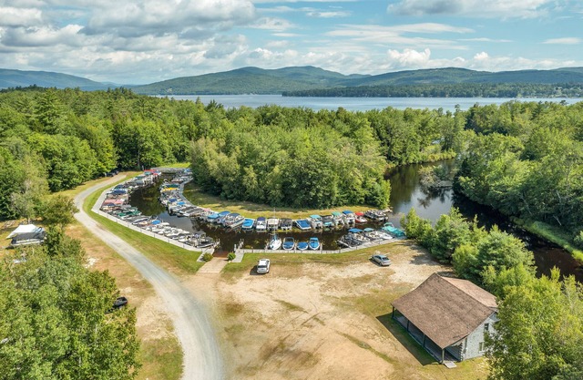 Serene Retreat: Bristol NH Condo with Nature's Embrace
