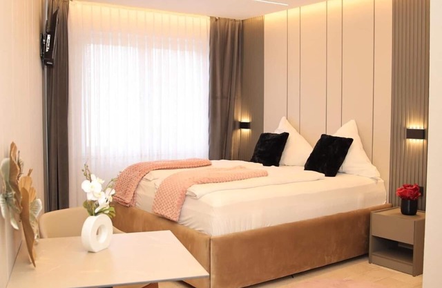 Serene Retreat in Bad Salzuflen Cozy Guest Room with 1500m² Grounds 206