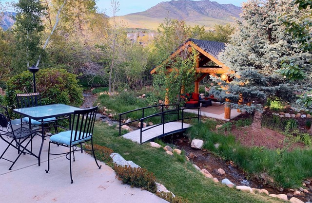 Serene riverfront 1 bedroom ski property!