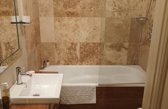 Serene Studio Hideaway, Kensington and Chelsea