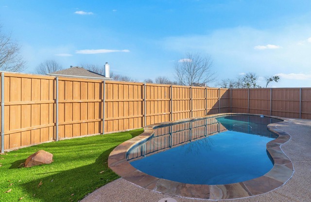Serene Suburbia Getaway in Wylie