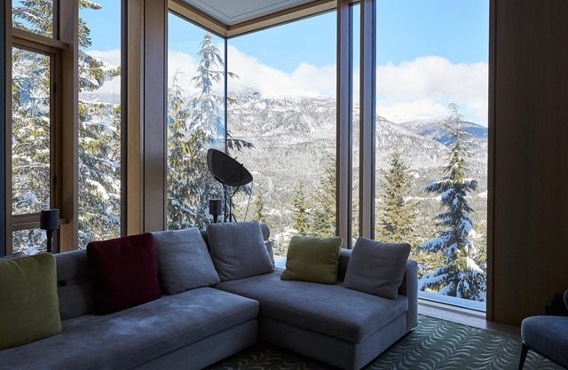 Serenity Estate Kadenwood | Ski-In Out, Hot Tub, Pool Table, Cinema Room