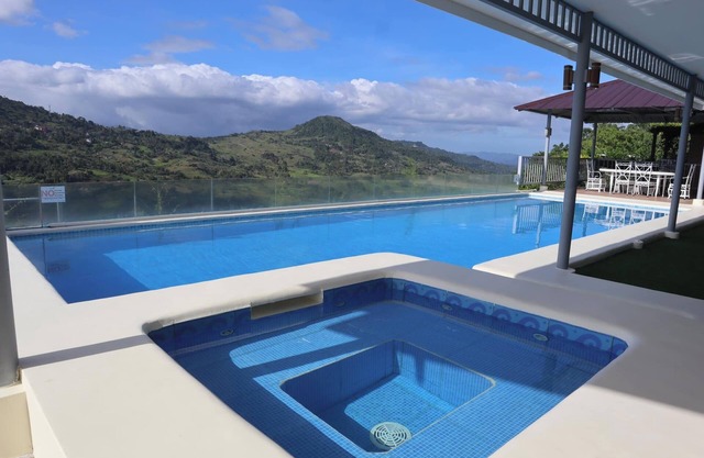 Serenity Farm and Resort by Hiverooms