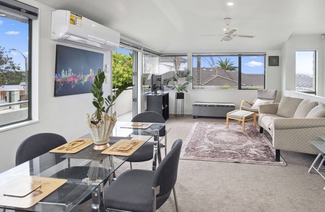 Serenity House - Orewa Holiday Home