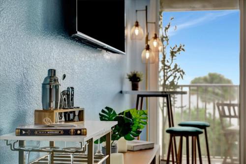 Serenity on the Sea Luxury Condo with Private Balcony on the Ocean