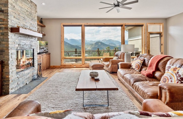 Serenity Vacation Home at Windcliff by RedAwning