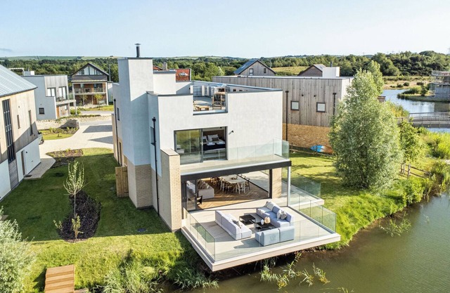 Serenity (WI27), Silverlake, Dorset