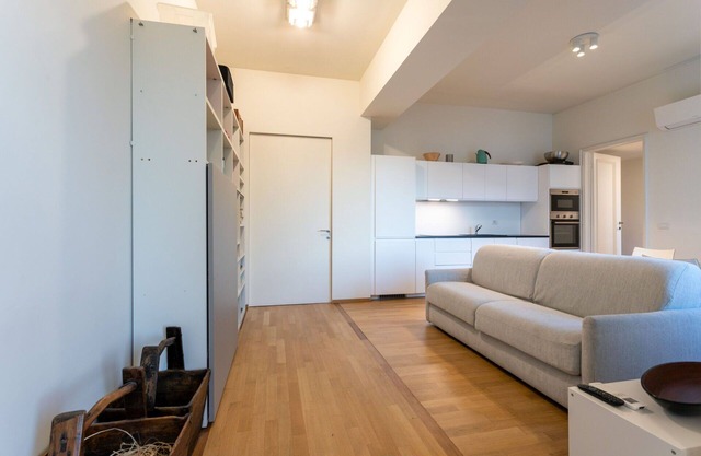 Serra, 2br Apartment With Terrace By Halldis