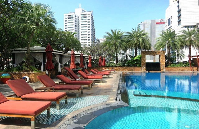 SERVICED 2 BED MODERN ORIENTAL SKYVILLA