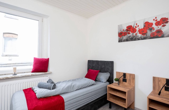 Serviceroom24 - Apartment 5 in Recklinghausen Hoch Wlan - TV - 24-7 Check-in