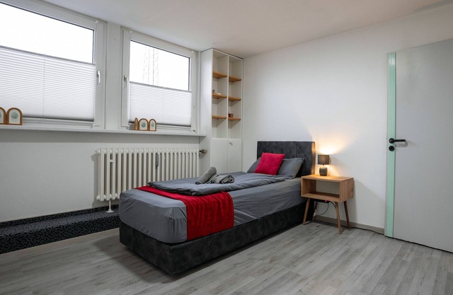 Serviceroom24 - Apartment 4 in Gladbeck WLAN - Smart-TV - 24-7 check-in