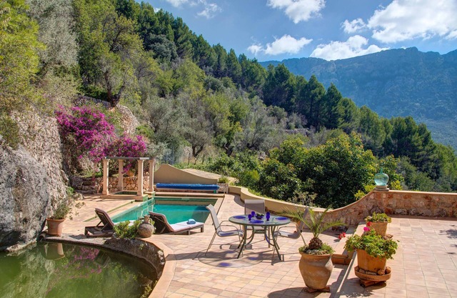"Ses Fonts". Secluded spot with amazing views, minutes from the beach.