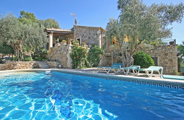 Ses Tanquetes: private swimming pool, internet, garden, barbecue and terrace.