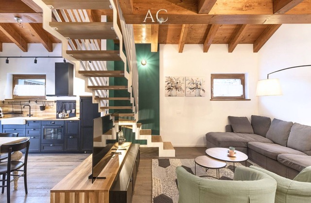 Sesto Senso - Three Bedroom Apartment, Sleeps 6