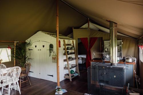 Seven Hills Hideaway - Three Bedroom