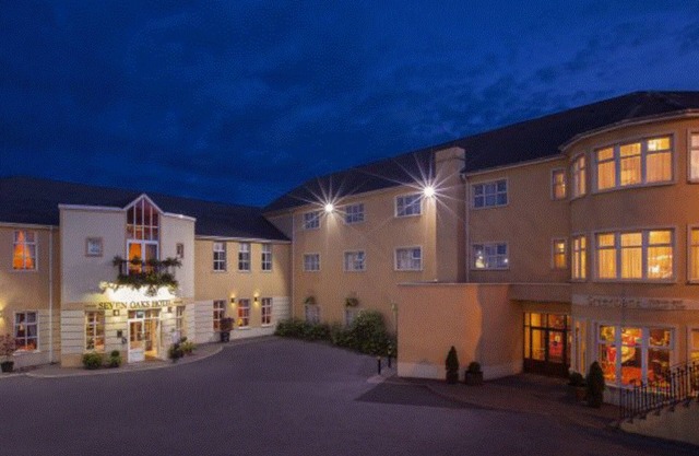 Seven Oaks Hotel