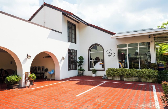 Seven Rabbit House