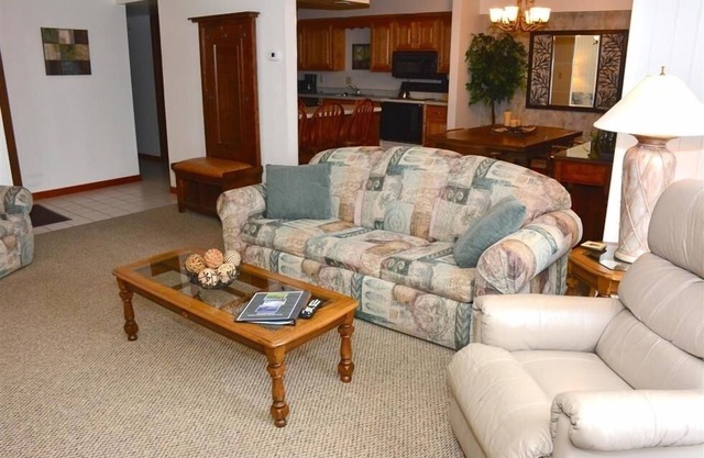 Seven Springs 2 Bedroom Deluxe Condo, Near Swimming Pool! by RedAwning