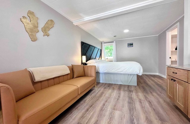 SG King Room # 7A Sum