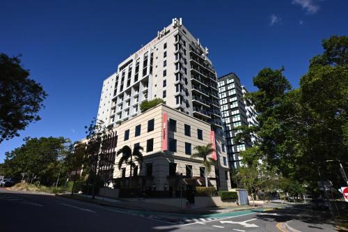 Shafston Service Apartment