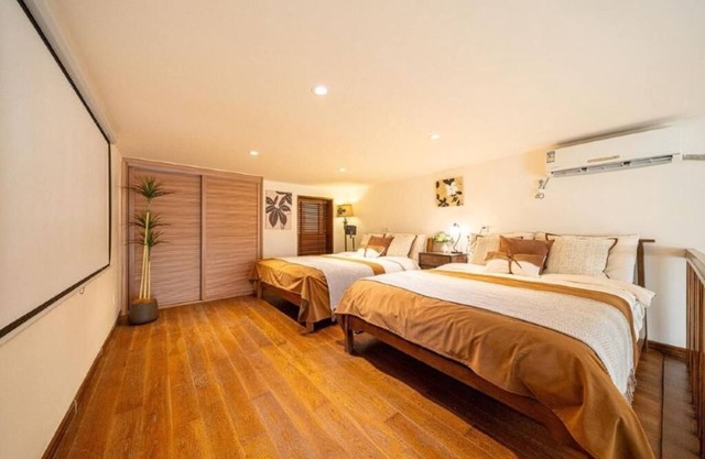 Shanghai Hills& Well-time MCM Family B&B
