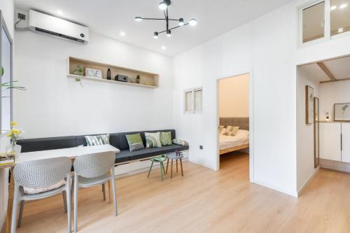 Shanghai Hills&XING 1884 Family Homestay Near Line2 & Line12 West Nanjing Road