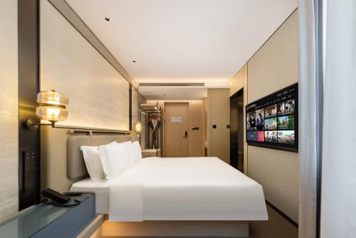 Shanghai Hongqiao Guanhua Hotel - Beixinjing Subway Station