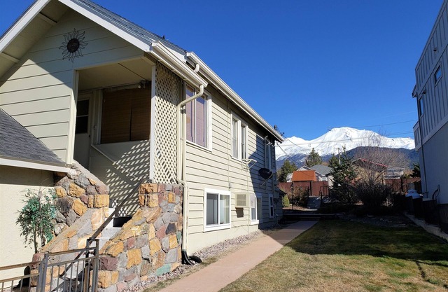 Shasta Harmony, Perfect mountain views & Hot Tub.