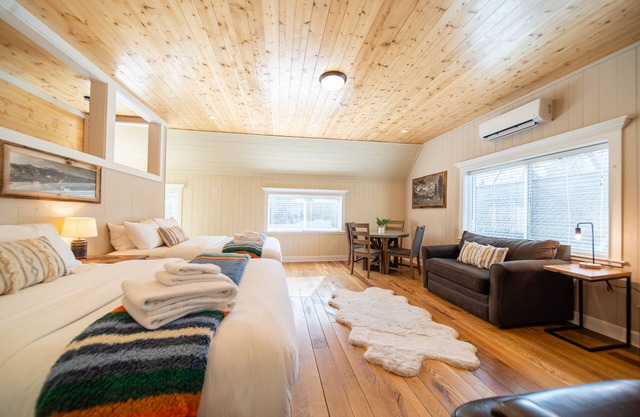 Shasta View Lodge - Cabin 7