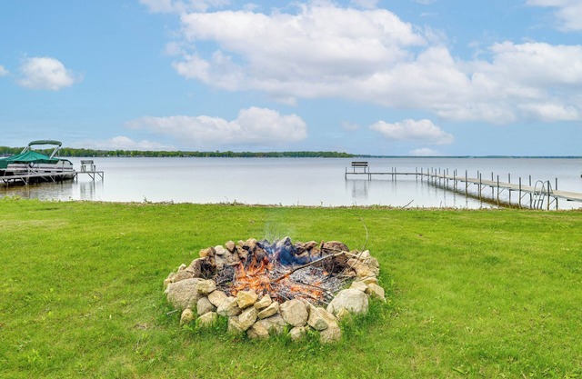 Shawano Lake House w/Boat Dock, Kayaks, & Grill!