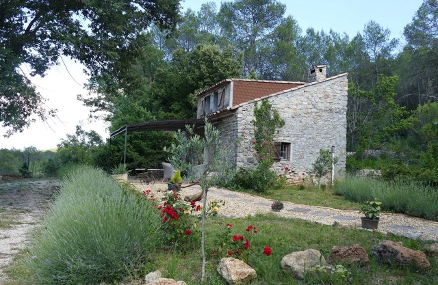 shed with swimming pool, sleeps 3, on fenced 4000m2 plot