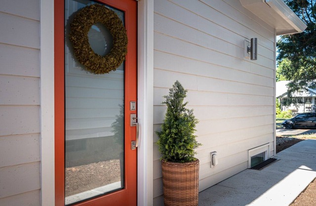 Sheek Brand new 3 bedroom place, in the heart of the Alberta Arts District