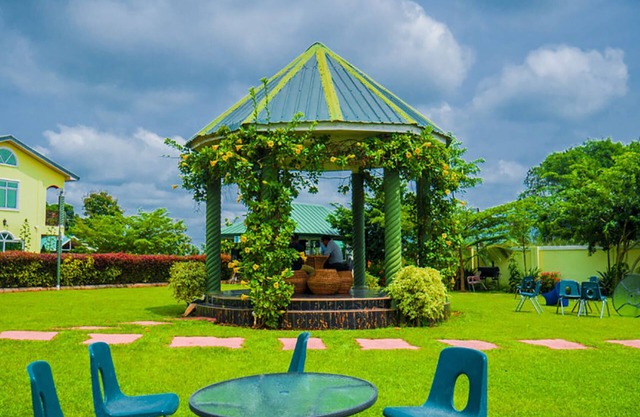 Sheilas Executive Hotel & Lodge