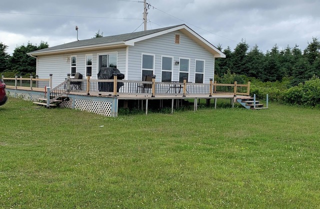 Sheila’s Waterfront Cottage