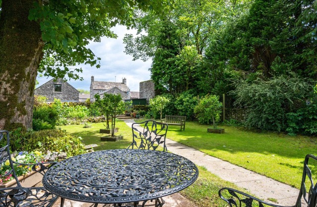 Sheldon Barn - Two Bedroom Apartment, Sleeps 4