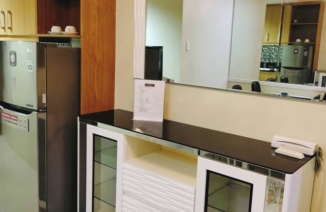 Shell Residences Condominium is in front of SM Mall of Asia and 10min to Airport