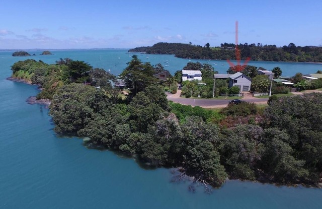 Shelly Beach Studio sea views over Putiki Bay